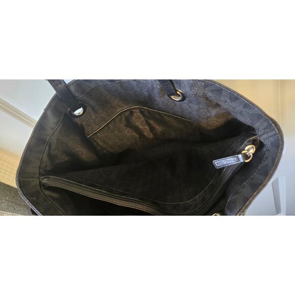 Genuine Michael Kors Woman's Bedford Leather Purse - Picture 10 of 16